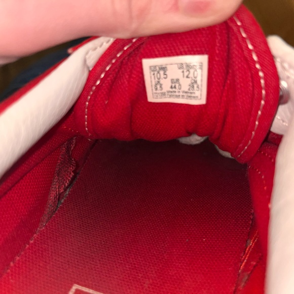 Red Vans Old Skool - Picture 3 of 3